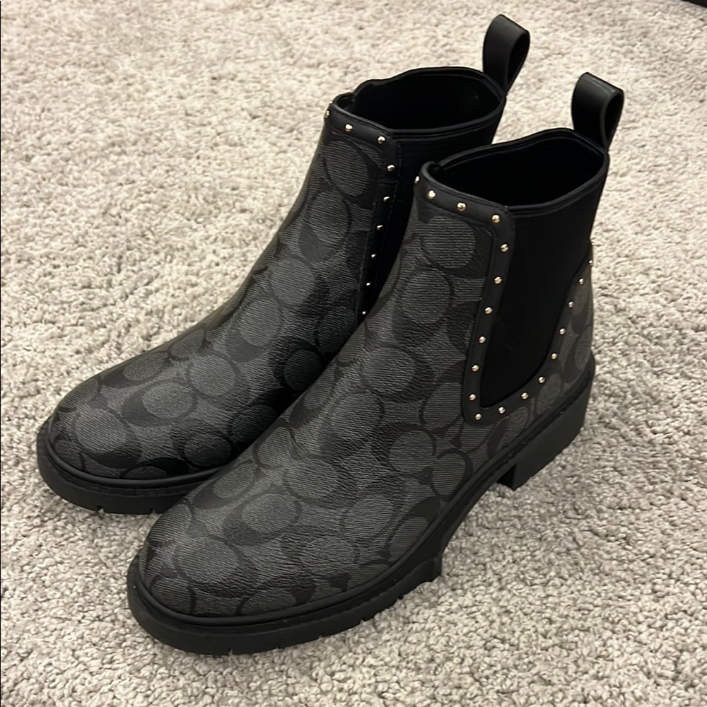 Coach Lory Sig Bootie size 8